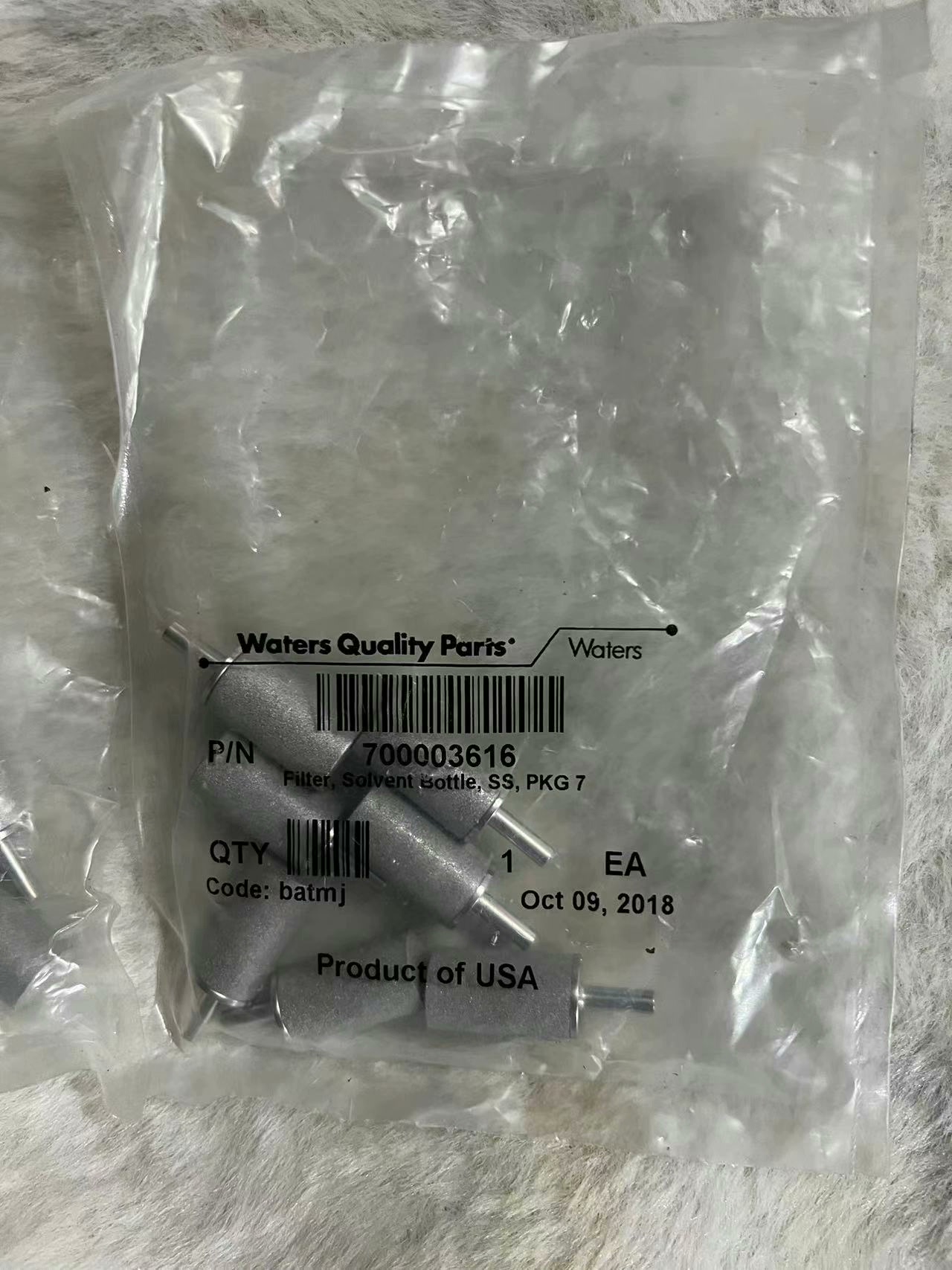 waters HPLC UPLC mobile phase filter head, solvent filter head, liquid chromatograph mobile phase filter head Solvent filter head WAT02553170000361610 micron filter is brand new, spot unpacking is also available. Welcome to inquire about interest!