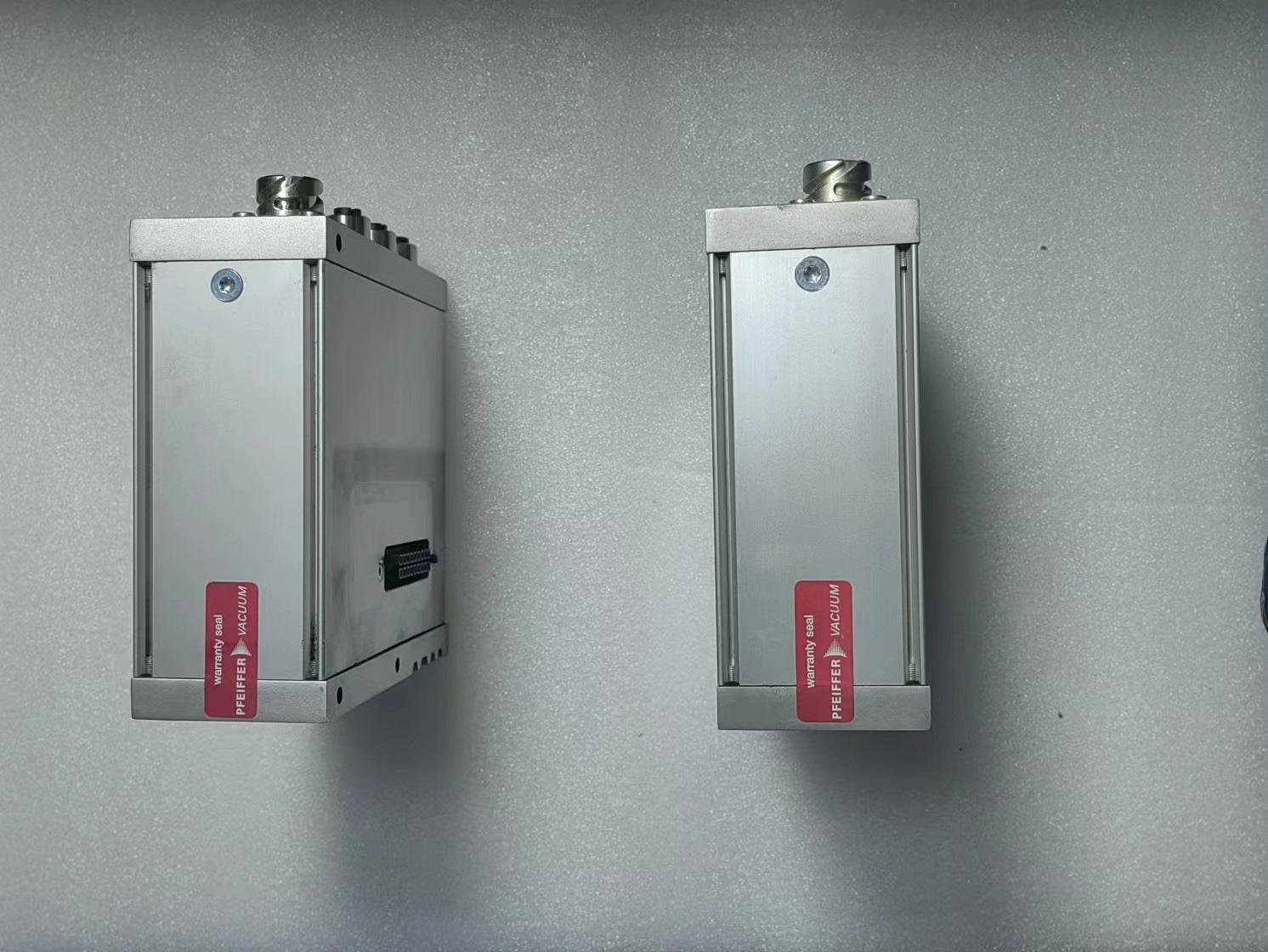 Waters Pfeiffer TC400 molecular pump controller, idle items + no packaging, no return or exchange if they cannot be tested + see the picture to confirm, know how to come!