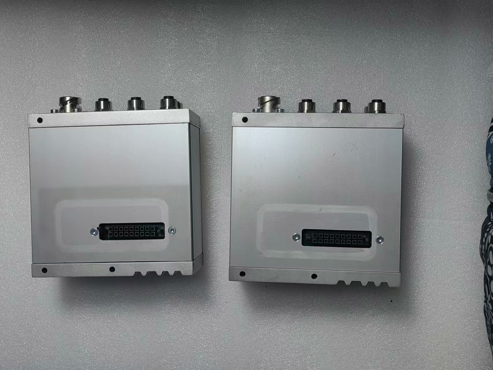 Waters Pfeiffer TC400 molecular pump controller, idle items + no packaging, no return or exchange if they cannot be tested + see the picture to confirm, know how to come! - 图片 3